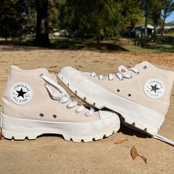 WOMENS CHUCK TAYLOR ALL STAR LUGGED HIGH TOP SNEAKER SIZE 7.5 - Picture 1 of 6